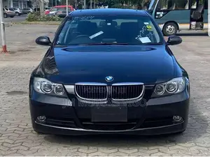 BMW 320i Sedan RWD 2006 Black