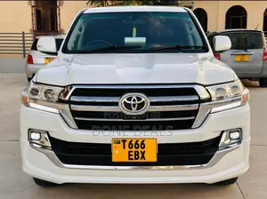 Toyota Land Cruiser 2015 White