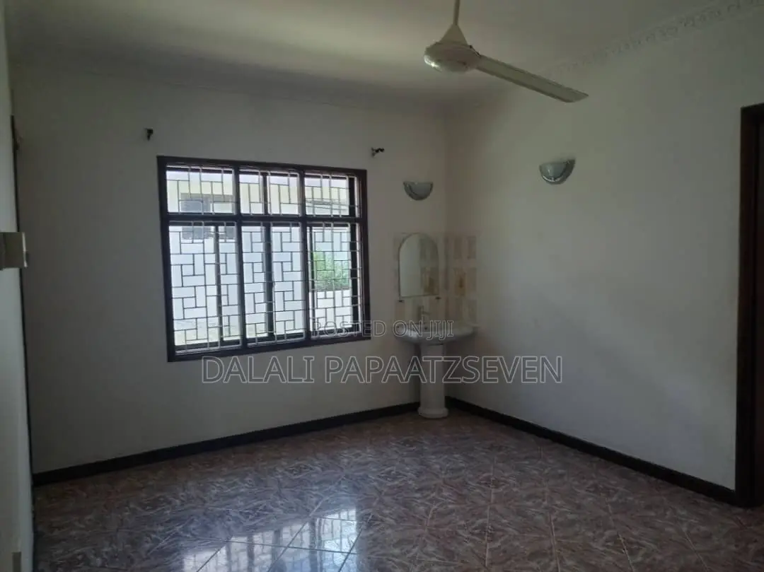 3bdrm House in Dalalipapaatzseven, Kinondoni for rent