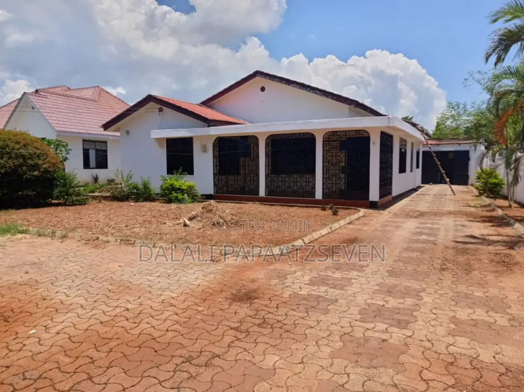 3bdrm House in Dalalipapaatzseven, Kinondoni for rent