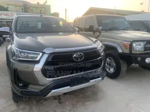 Toyota Hilux 2021 Gray