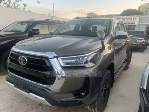 Toyota Hilux 2021 Gray