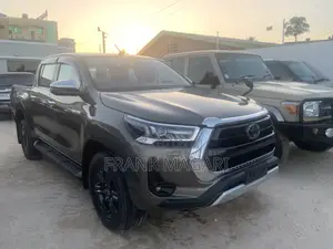 Toyota Hilux 2021 Gray