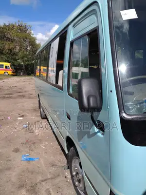 Toyota Coaster 2004 Blue
