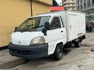 Toyota TownAce 2002 White