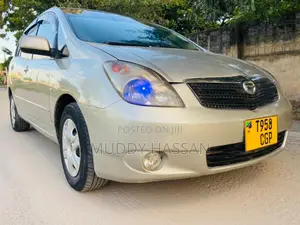 Toyota Corolla Spacio 2004 Silver