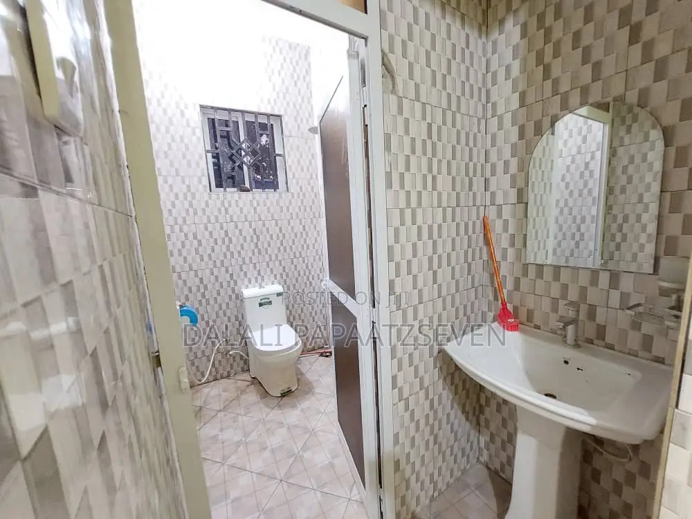 2bdrm House in Dalalipapaatzseven, Kimara for rent