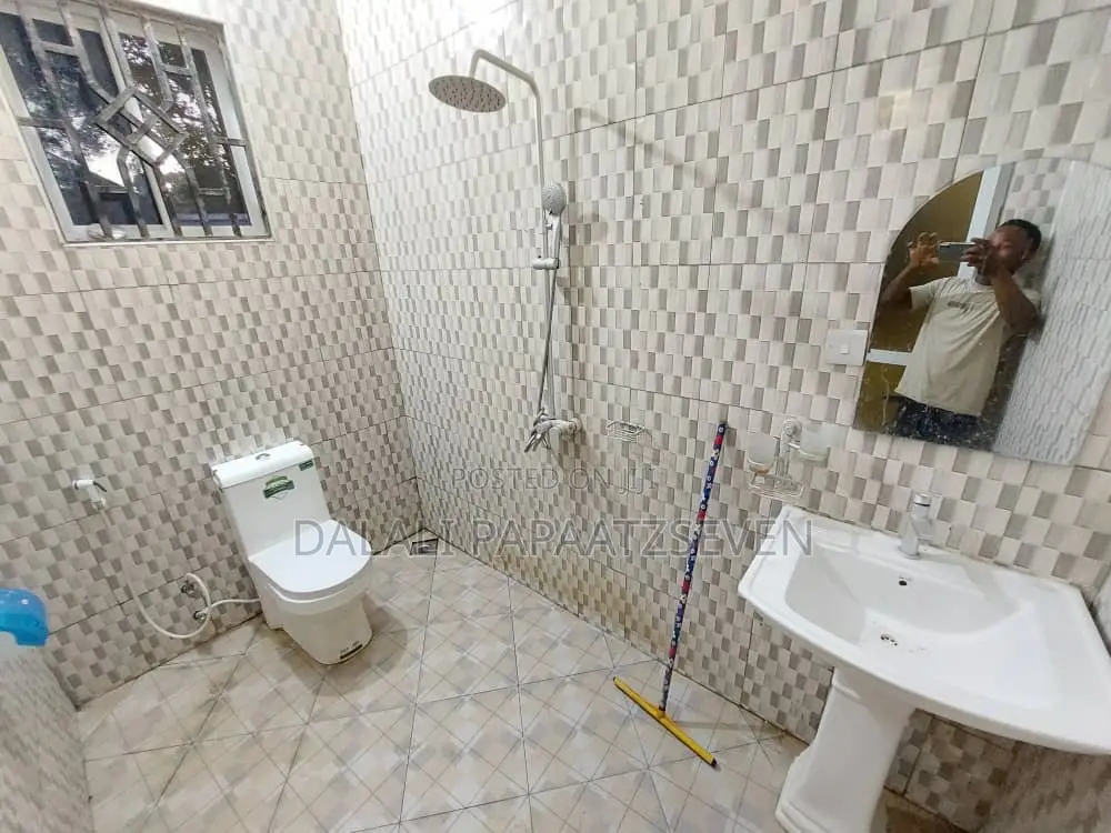 2bdrm House in Dalalipapaatzseven, Kimara for rent