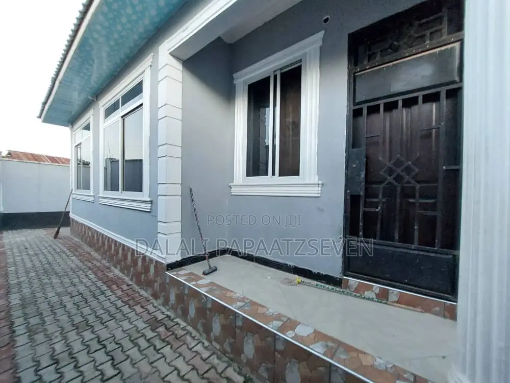 2bdrm House in Dalalipapaatzseven, Kimara for rent