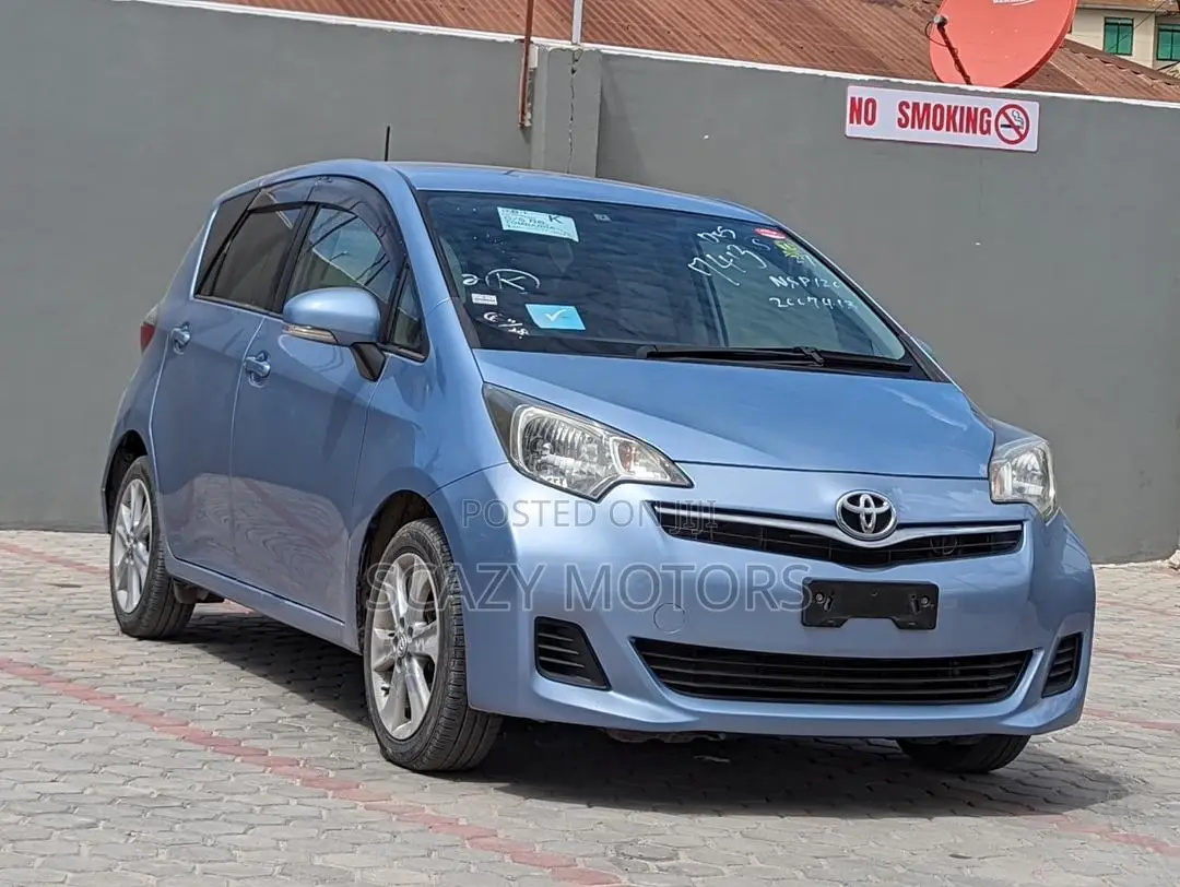Toyota Ractis 2011 Blue