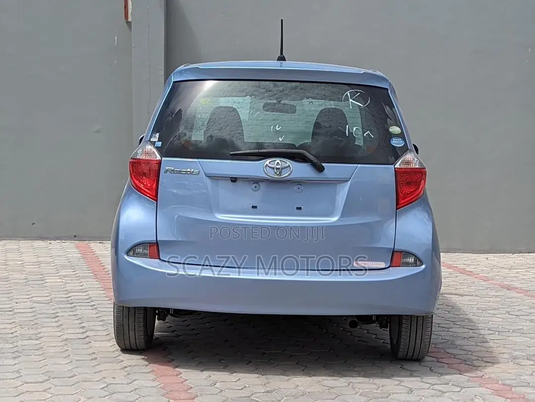 Toyota Ractis 2011 Blue