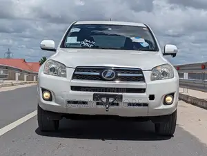 Toyota RAV4 2010 White