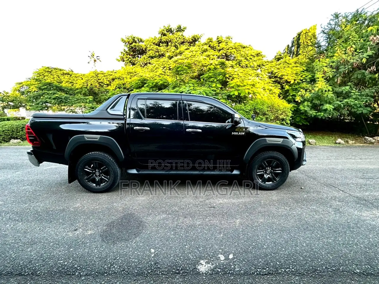 Toyota Hilux 2023 Black