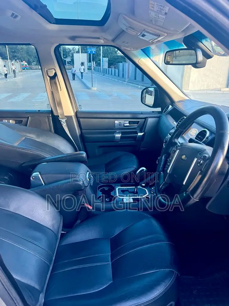 Land Rover Discovery 2010 Gray