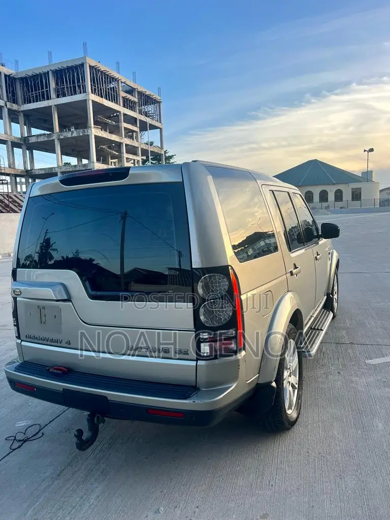 Land Rover Discovery 2010 Gray