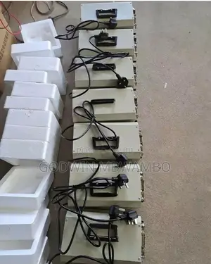 Tunauza Mashine Za Kukatia Midomo Kuku / Debeake Machine