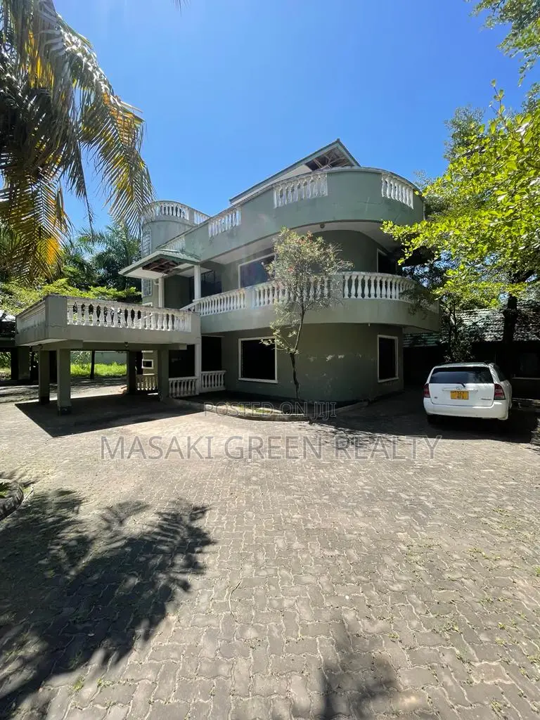 4bdrm Maisonette in Msasani, Kinondoni for sale