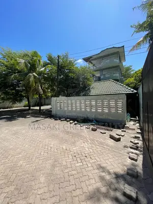 4bdrm Maisonette in Msasani, Kinondoni for sale