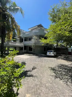 4bdrm Maisonette in Msasani, Kinondoni for sale