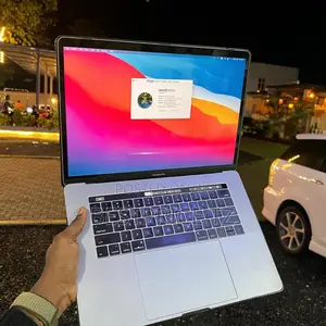 Laptop Apple MacBook Pro 2017 16GB Intel Core I7 SSD 256GB