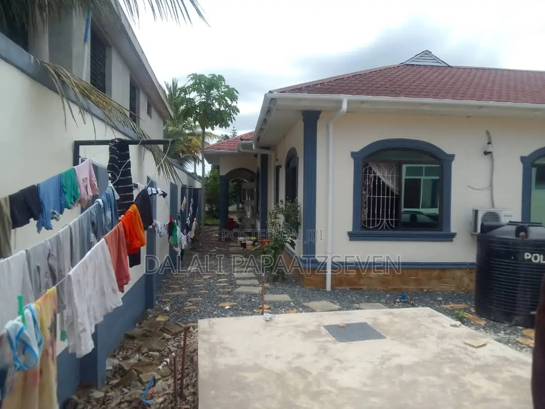4bdrm House in Dalalipapaatzseven, Bunju for sale