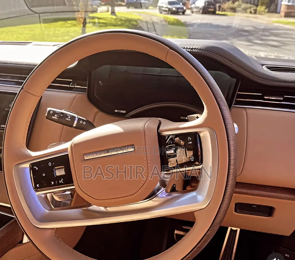 New Land Rover Range Rover Vogue 2023 Gold
