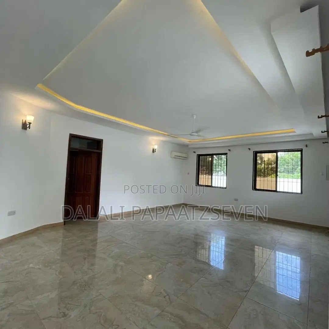 5bdrm House in Dalalipapaatzseven, Kinondoni for rent