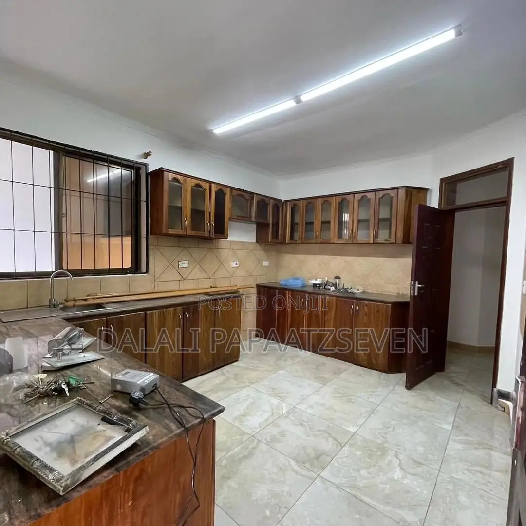5bdrm House in Dalalipapaatzseven, Kinondoni for rent
