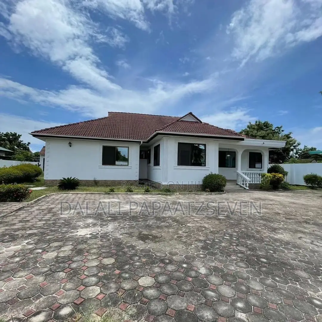 5bdrm House in Dalalipapaatzseven, Kinondoni for rent