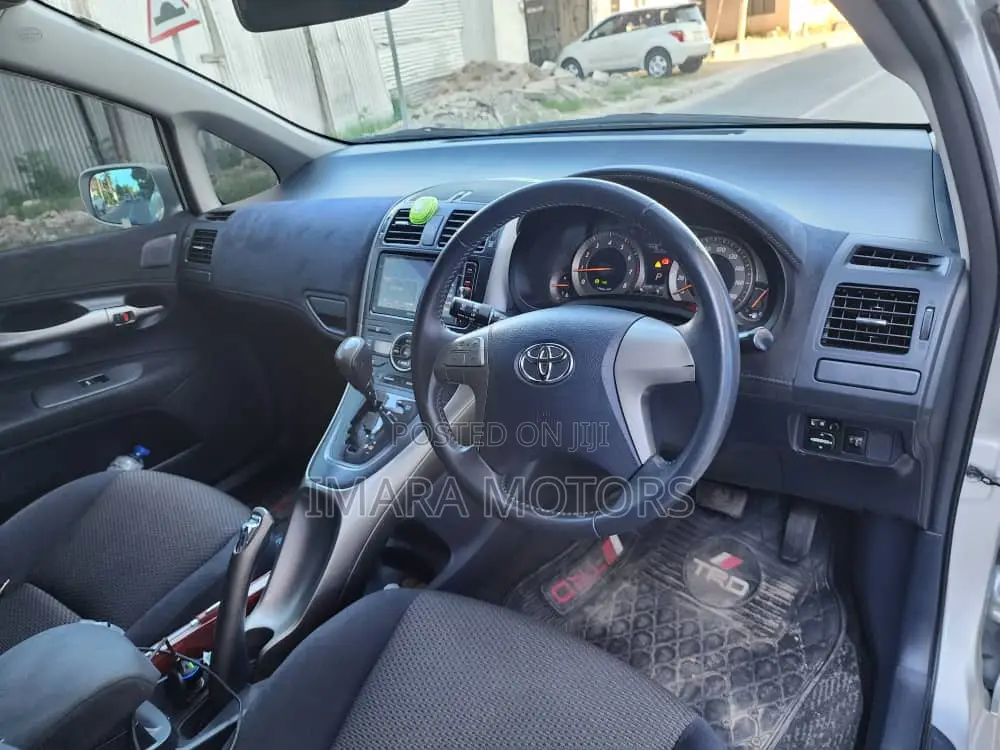 Toyota Blade 2007 Silver