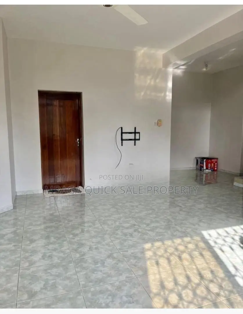 6bdrm House in Msasani for rent