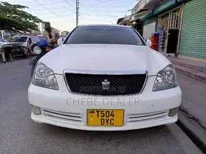 Toyota Crown Royale 2005 White
