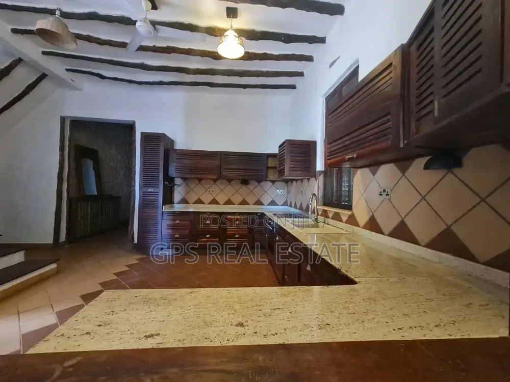 3bdrm House in Mbezi Beach Kidimbwi, Kinondoni for sale