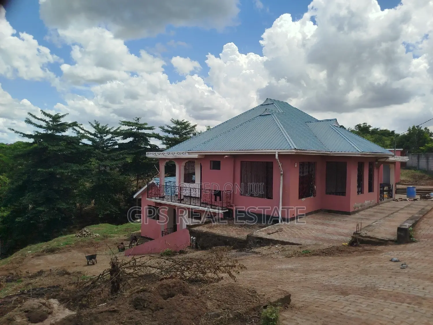 4bdrm House in Kinyerez Kibaga, Kinondoni for sale