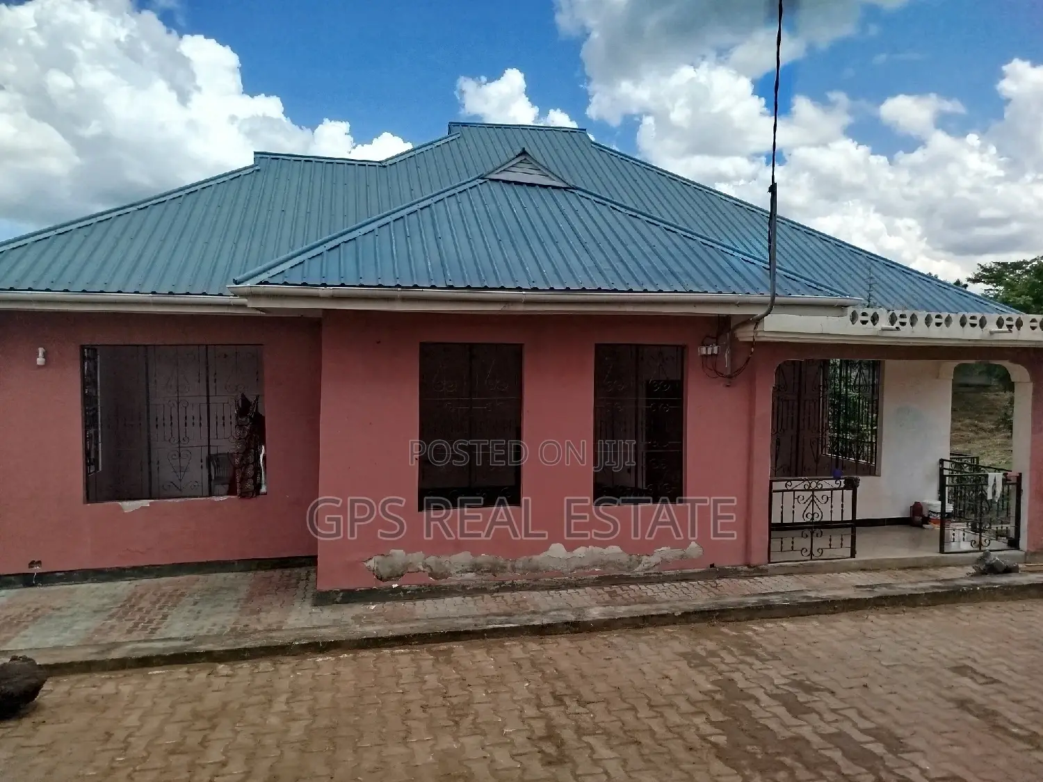 4bdrm House in Kinyerez Kibaga, Kinondoni for sale