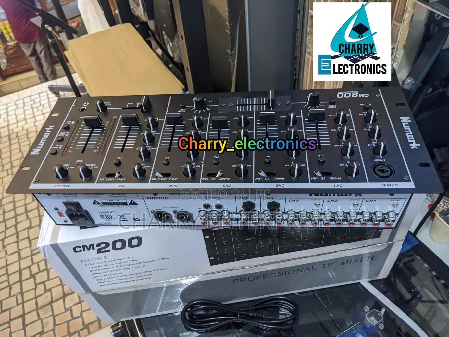 ORIGINAL NUMARK 5 Channels PROFESSIONAL 19" Dj Mixer CM200