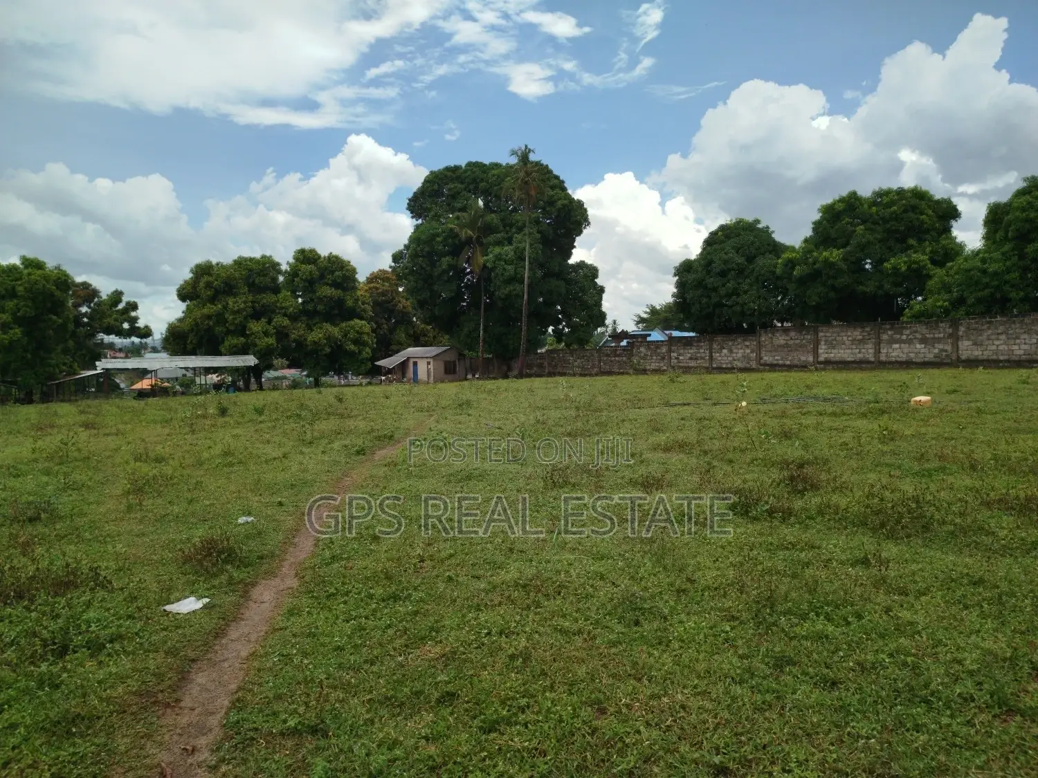 Land for Sale at Kinyerezi With 8acres for Sale ( Fenced )