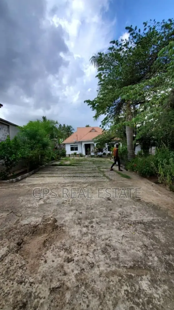 3bdrm House in Mbezi Msakuzi, Kinondoni for sale