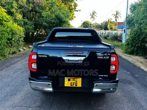 Toyota Hilux 2023 Black