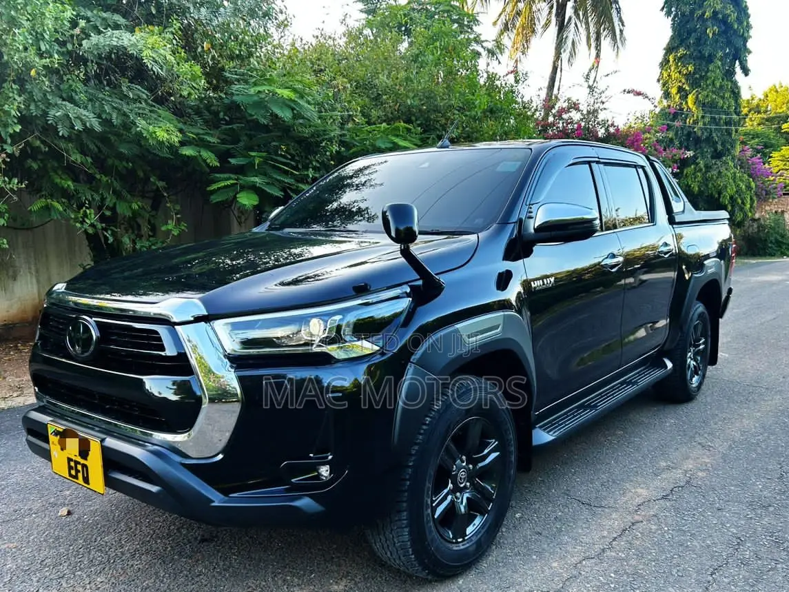 Toyota Hilux 2023 Black