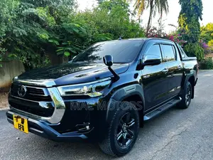 Toyota Hilux 2023 Black