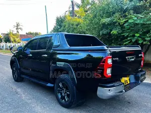 Toyota Hilux 2023 Black