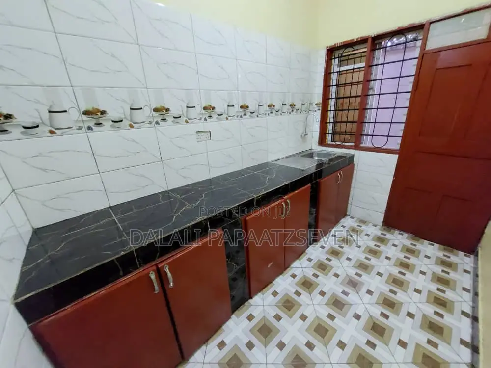 2bdrm Apartment in Dalalipapaatzseven, Kimara for rent