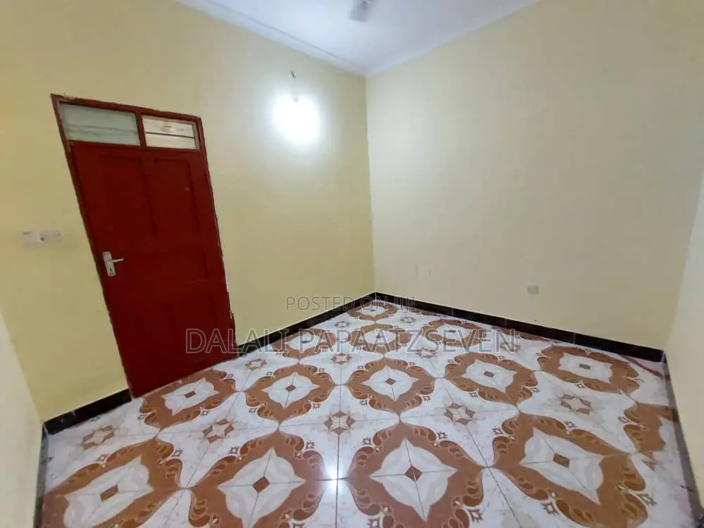 2bdrm Apartment in Dalalipapaatzseven, Kimara for rent