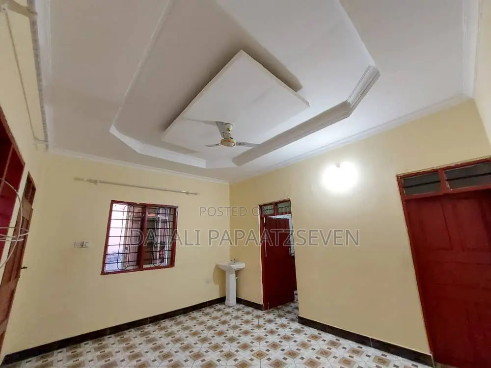 2bdrm Apartment in Dalalipapaatzseven, Kimara for rent