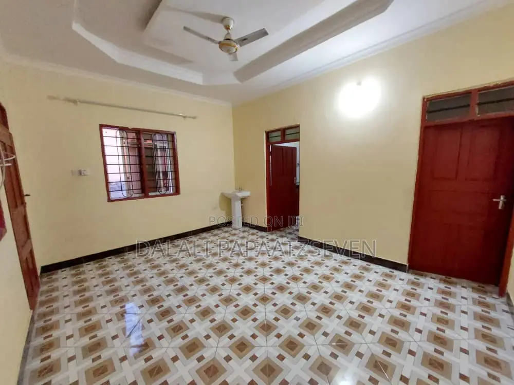 2bdrm Apartment in Dalalipapaatzseven, Kimara for rent