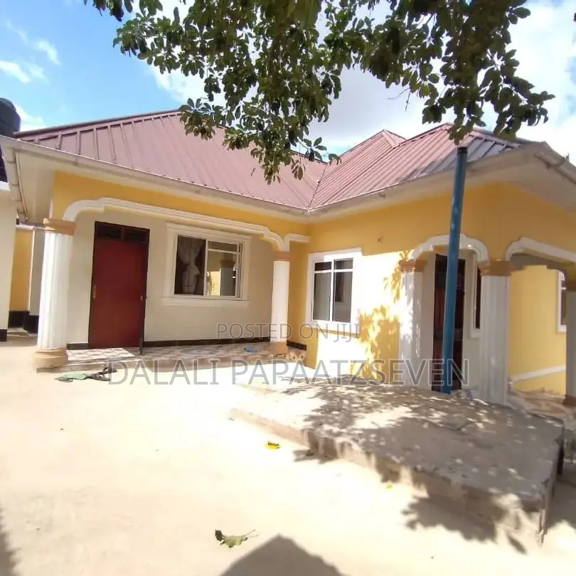 2bdrm Apartment in Dalalipapaatzseven, Kimara for rent
