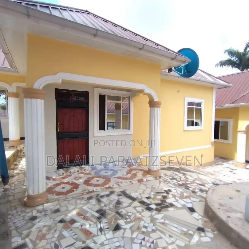 2bdrm Apartment in Dalalipapaatzseven, Kimara for rent