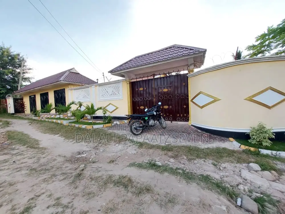 2bdrm Apartment in Dalalipapaatzseven, Kimara for rent