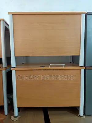 OFFICE Table Medium Sized